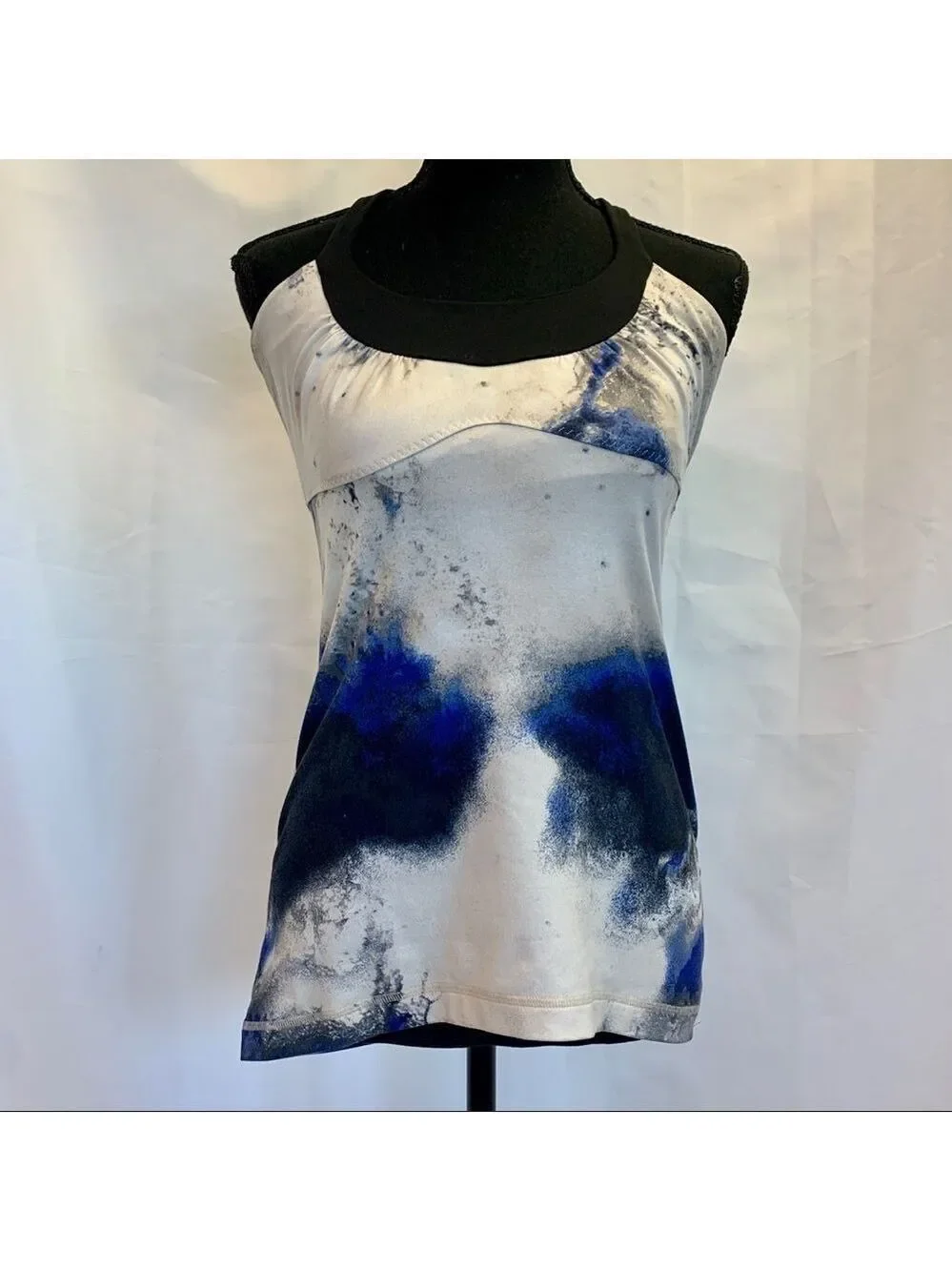 Lululemon scoop me up tank in Milky Way blue and black Sz 6